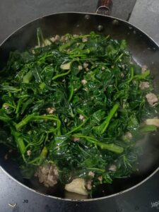 Nấu ăn xào rau